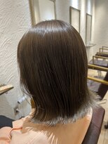 アマレット(Amaretto) 【アッシュグレージュ×切りっぱなしボブ】