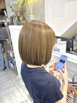 ネオリーブカフ 鶴ヶ峰店(Neolive caff) ツヤボブ　韓国風　オリーブベージュ　ハイライト　ブリーチ