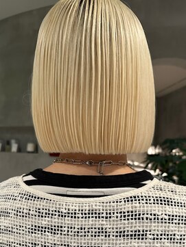 ハウ 心斎橋(how) ショートボブ×ナチュラルボブ×ホワイトブロンド×ミルクティー