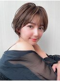 30代40代大人かわいい前髪あり前下がりショートで絶壁解消!