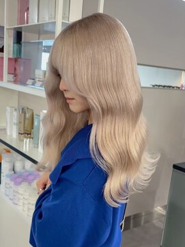 ベレーザ 渋谷神南(Beleza) 16806抜きっぱなしブロンドハッシュカットホワイトブロンド