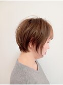 大人小顔ショート耳かけ丸みくびれ30代40代50代