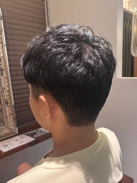 ムーン ティコブラーエ(moon tico brae) フェザーパーマ/シャドウパーマ/刈り上げセンター