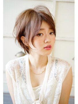 ザ シー 海老名(The C) 大人かわいいセンターパート☆簡単スタイリングショート　ザシー