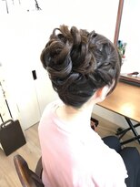 ロカット サロン(Roquat Salon)&nbsp;お花高めアップアレンジ【ヘアセット　立川/立川南口　浴衣】