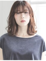 グロッシーな外ハネミディ
