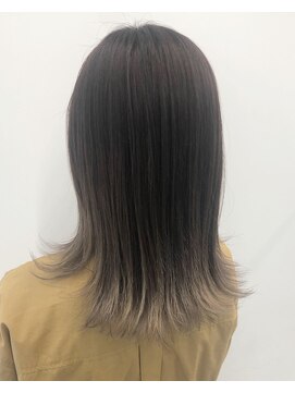 アライブ キチジョウジ(ALIVE Kichijoji) 【ALIVE吉祥寺】ホワイトベージュグラデーション外ハネボブ