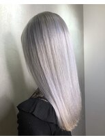 テテ(TETE) ホワイトカラー プラチナ 長堀橋×心斎橋