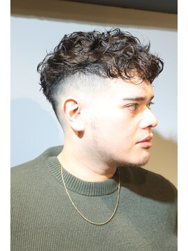 ツーエイチ 新宿(2H) 新宿/スキンフェード/スペインカール/barber