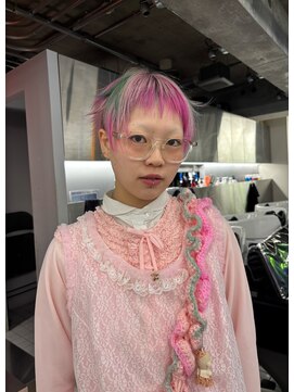 レコ 渋谷(LECO) ピンク×ミントグリーンのシャギーショート