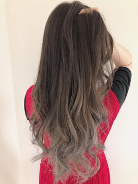 グレース(GRACE) 外国人風グラデーションカラー*シルバー 担当 坂本