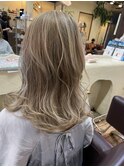 ホワイトベージュ×コントラストハイライト×透明感カラー