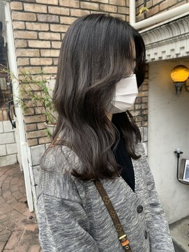 ロイジー(roijir) 【roijir 表参道】顔周りレイヤー×ダークグレー