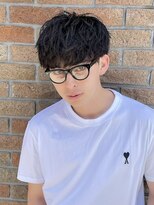 アーリー(Ali'i)&nbsp;束感ショートツーブロックマッシュ波巻きハイライトメンズパーマ