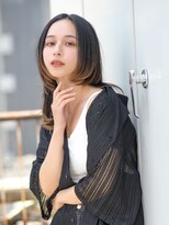 ララルーモ(LaＬaｒＯomo) 小顔ヘアレイヤーカット×グレーベージュ