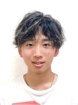 黄ぐまくん美容室 メンズ ツーブロック ランダムパーマ