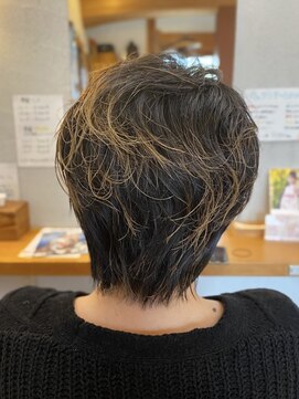 ギャロップヘアー クセ毛を活かすショートウルフ