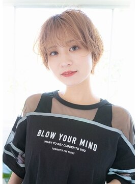 フェティッシュ(fetish) ハイトーンのショートレイヤーボブ