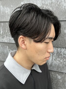 ヒュイル バイ ニアウ(Hwyl by Niau) メンズマッシュセンターパートスパイラルパーマニュアンスパーマ