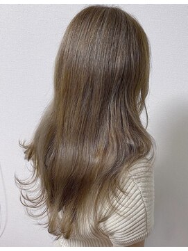 バトー バイ トリコ 船橋北口店(BATEAU by tricot) ミルクティーベージュのブリーチハイライト/20代30代