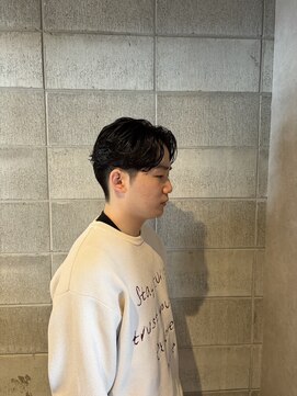 ワンワンオー バーバーショップ コンチネンタル(@110 BARBER SHOP continental) センターパート