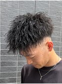 縦落ちツイストパーマメンズ髪型
