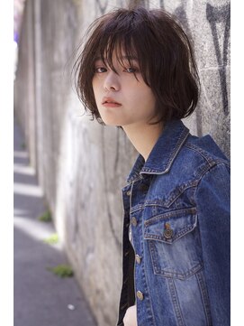 パレータ(PALETA) ウェットな質感でつくるショートボブ