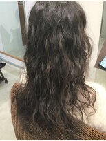 コマ(coma)&nbsp;【coma中野】トップからかけるふんわりルーズパーマ