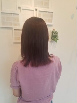 ヘアーアンドネイルフォレスト(Hair&Nail FOREST.) レッド系からーで、今どき切りっぱなしボブ
