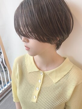 ステア ケース(stair case) 丸みショートボブ マッシュショート 前髪流し 20代30代髪型