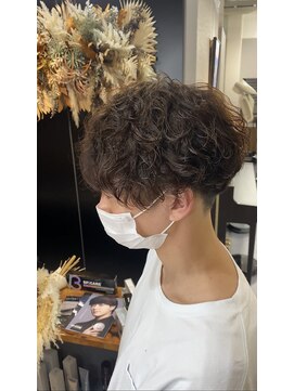 シロ(SHILO) 波巻きパーマスタイル