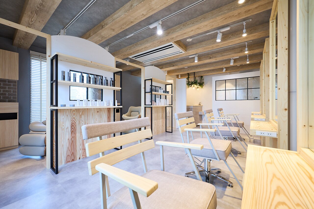 ★ENYCE★レディーエニーチェ★斜めカット ベアトップ★ベージュ★S★ ヘアスタイル｜エニフォーイーストハム(Eni for eastham