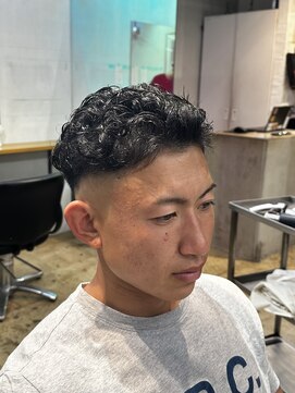 ザデイ カットアンドカルチャーショップ(THE DAY CUT&CULTURE SHOP) 宮城リョータ風パーマ【スキンフェード】