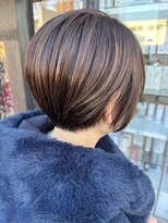ロイヤルエムシー(MC)&nbsp;柔らかな丸みと立体感が魅力の上品ショートボブ