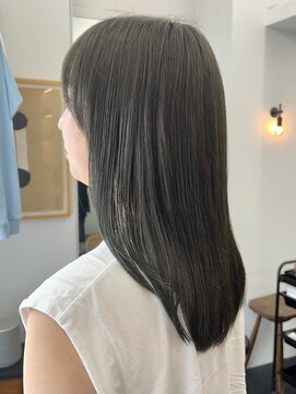 セミロングレイヤーカット顔周りレイヤーウルフハッシュカット