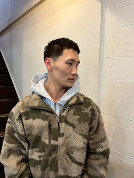 ビーバイエイトジェンツ(Bee by EIGHT GENTS) 刈り上げセンターパート/波巻きツイストスパイラル/心斎橋