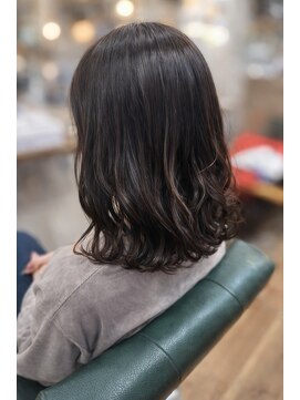 アスフィーダ(A'sfida) 【大人ナチュラル】まとまる外ハネミディ×艶カラー