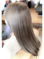 ベッカ(Becca) アッシュベージュ