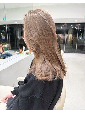 エム(M) 王道ベージュカラー