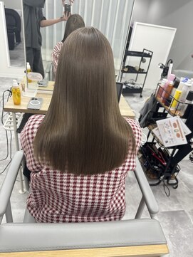 アウラ 近鉄八尾駅前店(Aura) ミルクティーベージュ