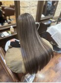 動くたびにきらめく、ツヤハイライト