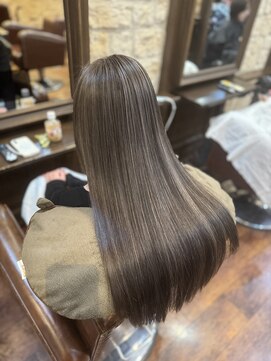 シャル 町田(shalu) 動くたびにきらめく、ツヤハイライト