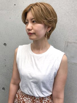 カンゴール サロン トウキョウ セントラル 原宿(KANGOL SALON TOKYO CENTRAL) センター分けの毛流れのきれいなハンサムショート