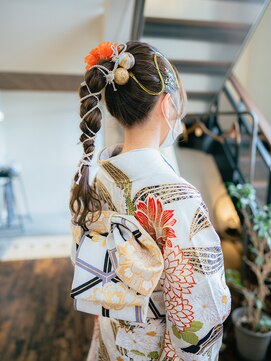 ヘアデザイン ステラ(hair design sTella) ★水引と金箔がポイントの三つ編みのポニーテールアレンジ★