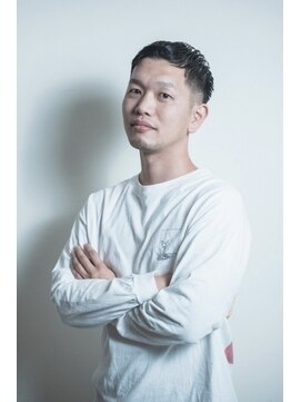 ラルガ 黒崎(Raruga) フェザーアップスキンフェード