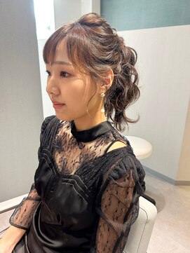 アム(amu) ふわふわポニーテールアレンジ/お呼ばれヘアセット/ポニーテール