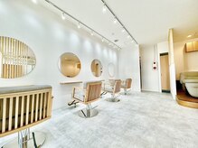 ウタ バイ グリーム ハラジュク 聖蹟桜ヶ丘(Uta by Gleam harajuku)の雰囲気（シンプルで清潔感のあるフロア【聖蹟桜ヶ丘】）