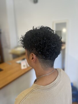 ヘアーコンセプト(HAIR CONCEPT) ツーブロックスペインカール