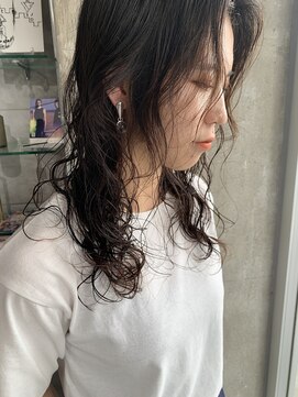 デコボコ アート(凸凹 art) ロングレイヤーパーマ