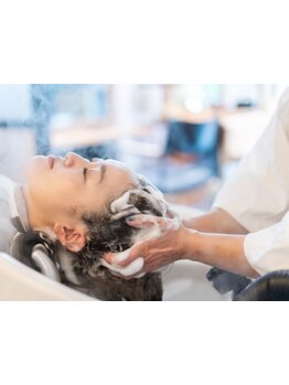 口コミでもヘッドスパが大好評◎髪ストレスが溜まるこの時期に…somenicoの頭皮ケアで健康美髪を叶える♪